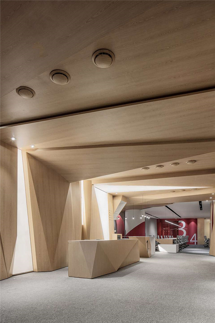 現(xiàn)代感的開放式辦公室燈光設計方案